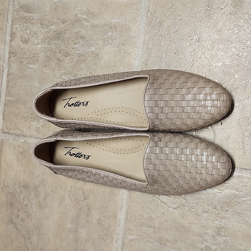 Trotters Shoes